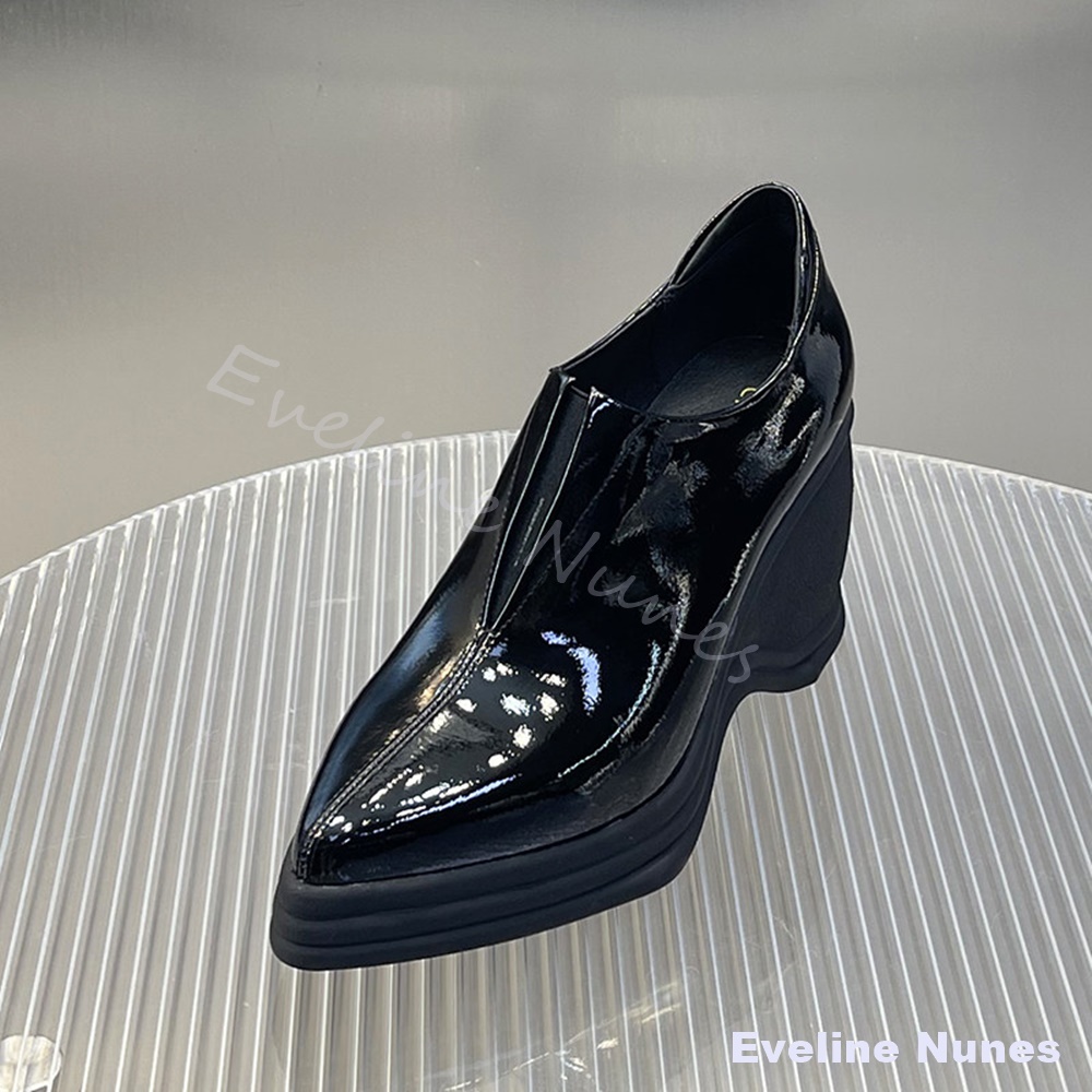 Patent Leather V Cut Pointed T - Street Fashion Y2K recension och pris